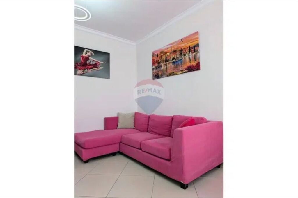 Jepet Apartament me Qira tek Rruga e Kavajës