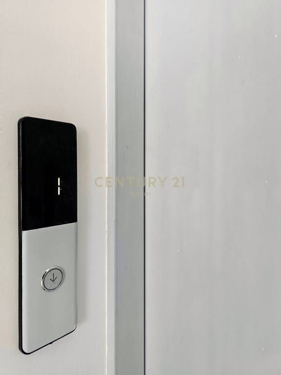 VILLA INDIVIDUALE SU 3 PIANI IN VENDITA A FARKE