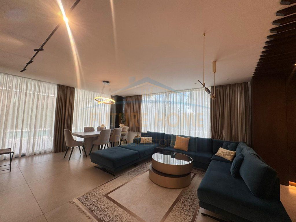 Shitet, Vilë e Bashkangjitur, "San Pietro Residence", Gjiri I Lalëzit