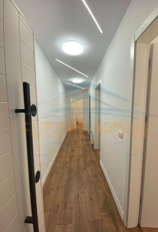 Qera, Apartament 2+1, 21 Dhjetori