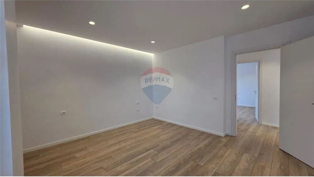 Apartament ne shitje 2+1+2 , Rr. Zenel Murra