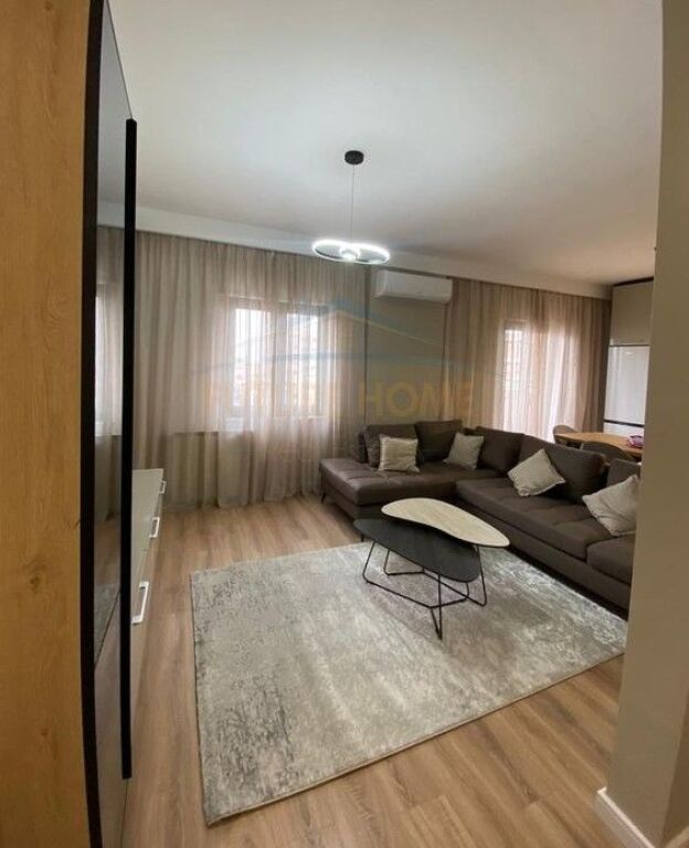 Affitto Appartamento 1+1, Galleria, Via Barricate