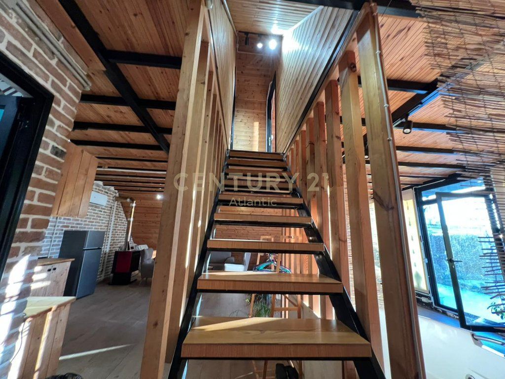 VILE ALPINE DRURI ME JACUZZI PER QERA NE SHKALLNUR DURRES !