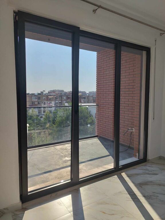 Jepet me qera apartament 1+1 me vendndodhje (Rruga Kahraman Yll, prane Tv Klan ,Kinostudio )