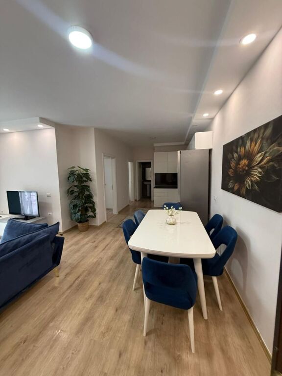 SHITET APARTAMENT 2+1 90m2 PLAZH DURRES 190000 EURO