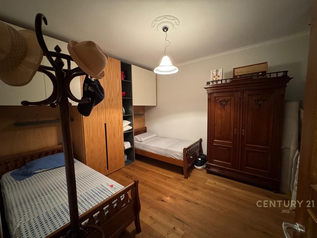 Apartament 2+1+2 për shitje në zonën e Ish-Bllokut