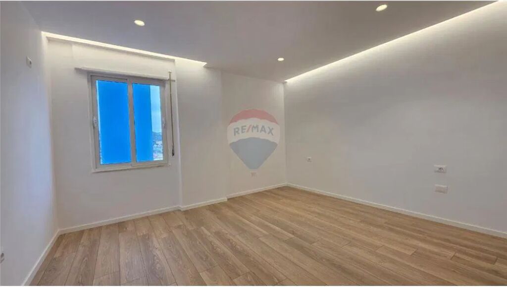 Apartament ne shitje 2+1+2 , Rr. Zenel Murra