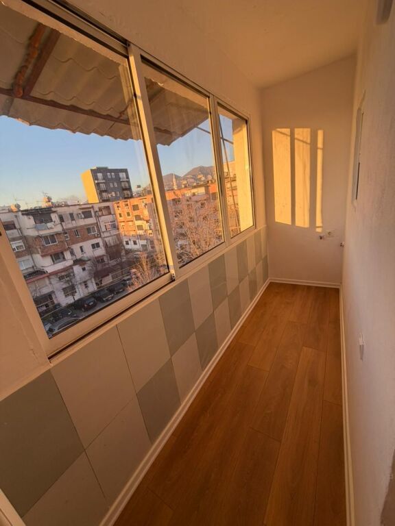 APARTAMENT 1+1 PER SHITJE PRANE QSUT