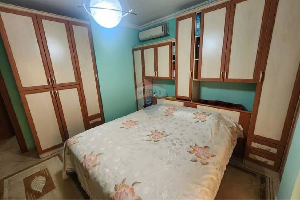 Apartament 3+1+2 per shitje Komuna e Parisit