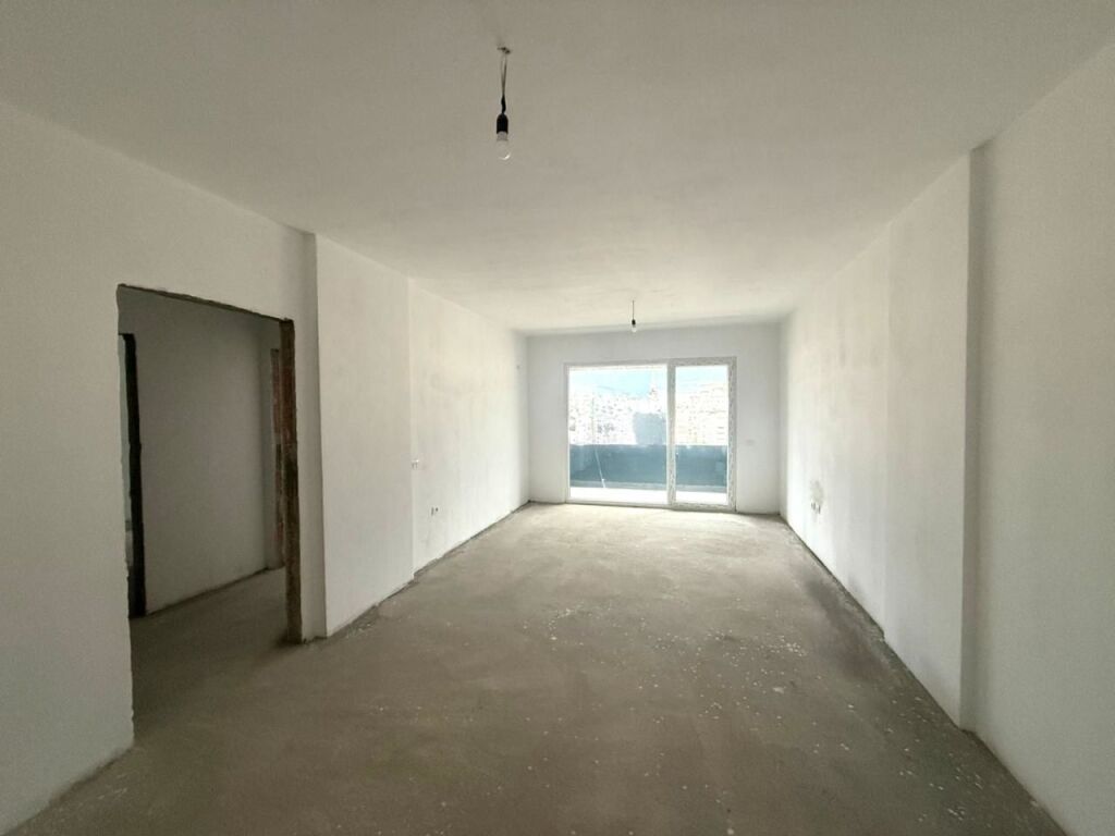 APARTAMENT NE SHITJE 2+1+2 NE XHAMLLIK , XHAMLLIK