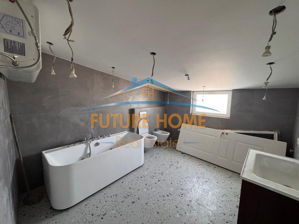 Qira, Ambient per zyra, Shallvaret.