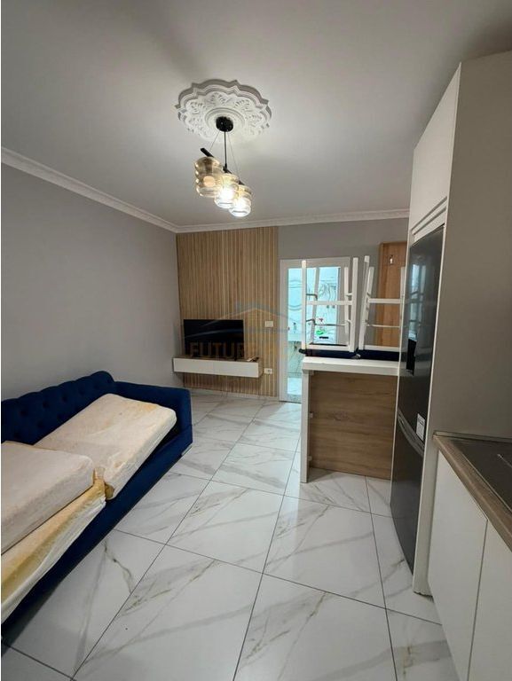 Shitet, Apartament 2+1+2, Rruga e Barrikadave, Tiranë