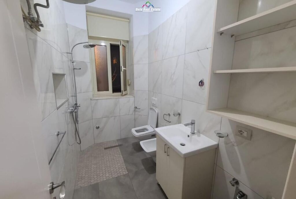 Zyre Me Qera 2+1 Tek Bulevardi Zogu i Pare ( ID BZ2118) Tirane