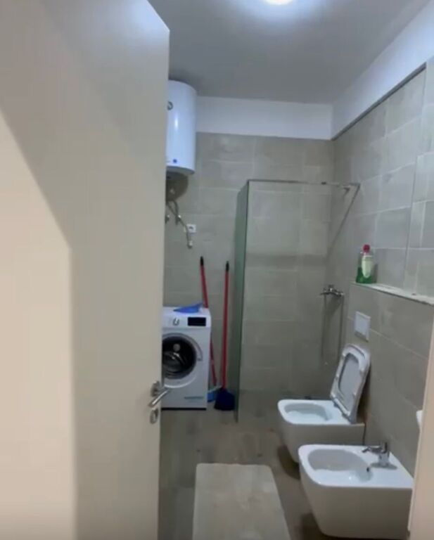 Apartament 2+1+2 tek Liqeni i Thate!