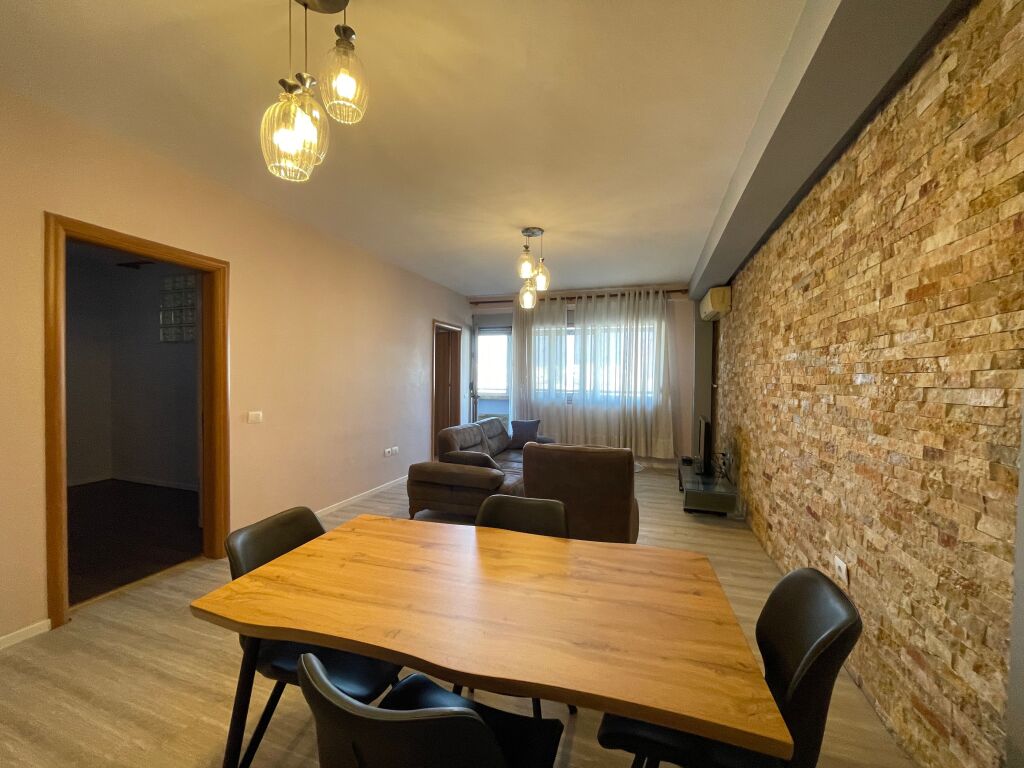 Appartamento 2+1 In Affitto in Via Kavaja.