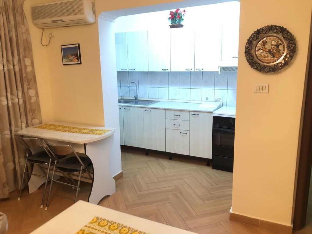 Rent Apartment 1+1 📍Mine Peza Street near Zogut te zi Existing building 4th floor  Price 550 euro per month