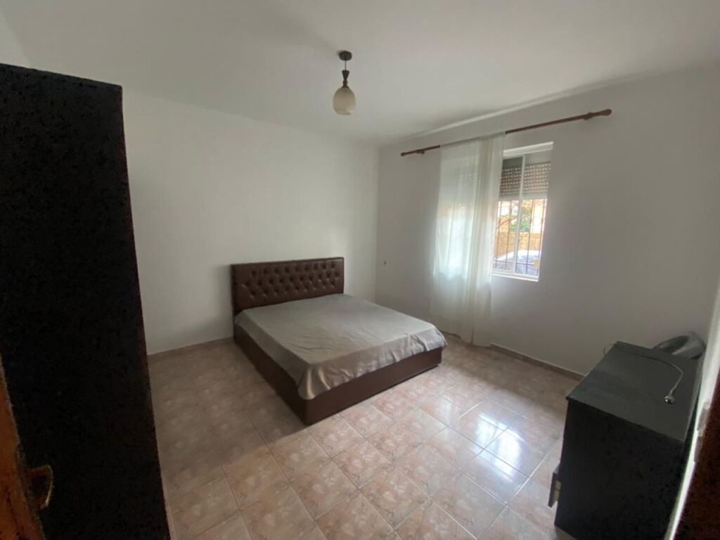 Qera, Apartament 3+1, Rruga Ramazan Bogdani, pranë Rrugës Siri Kodra dhe 5 Maji
