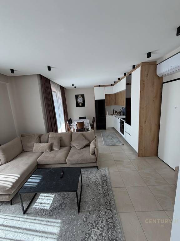 Affittasi appartamento 1+1 con posto auto in via Besim Imami