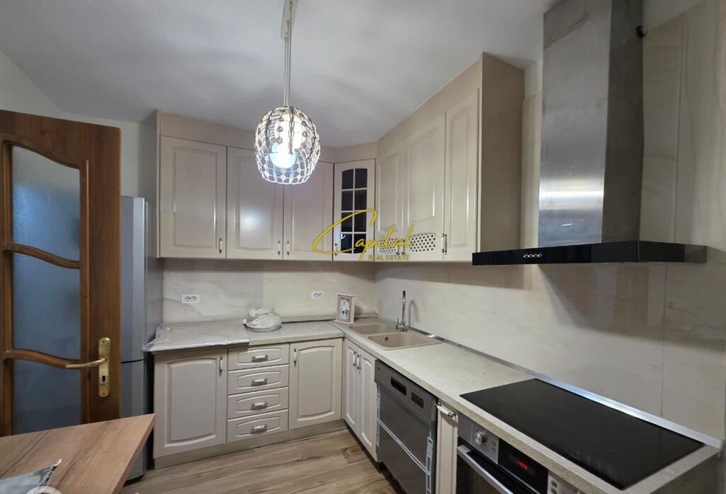 APARTAMENT ME QIRA 4+1+2 MINE PEZA 1.500 EURO