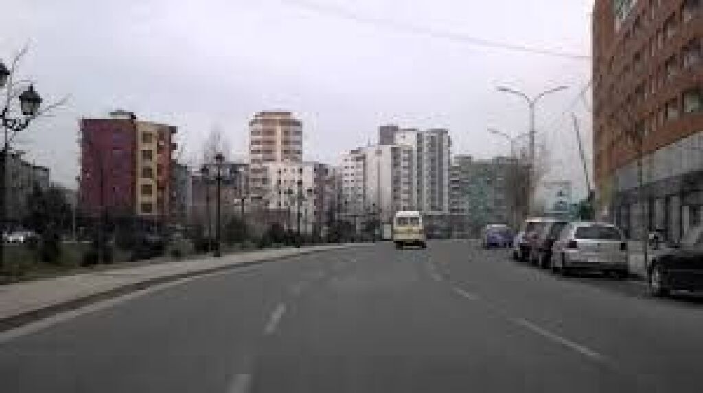 Ambiente commerciale vicino al Complesso Delijorgji