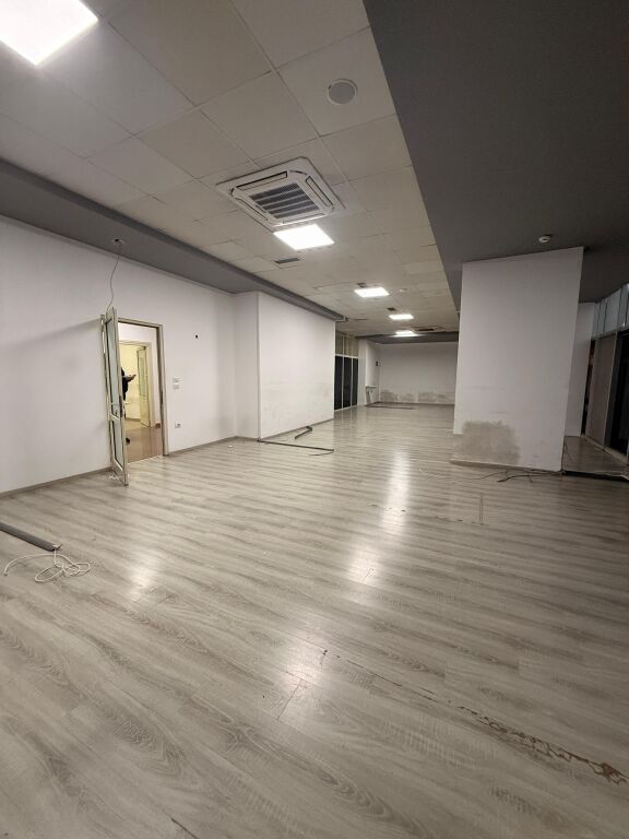 JEPET ME QERA AMBIENT BIZNESI ZONA E TATIMEVE, DURRES