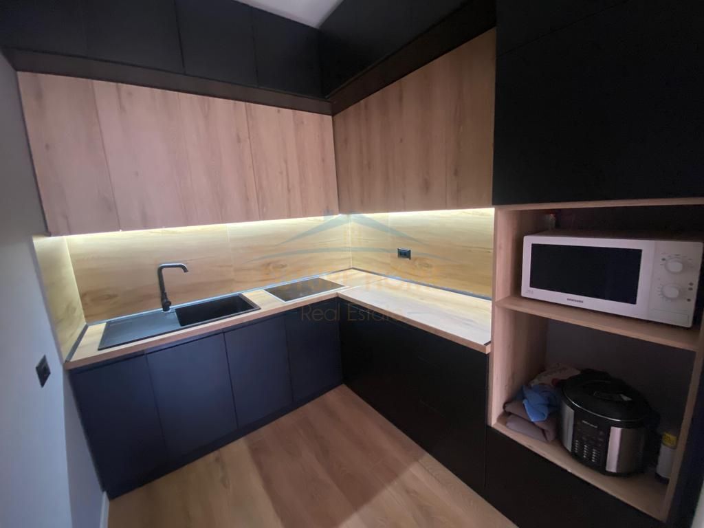 Shitet, Apartament 1+1, Rruga Irfan Tomini