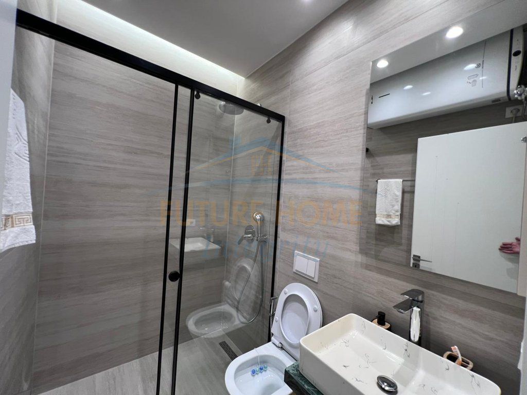 Shitet, Apartament 2+1+2, Rezidenca Erli, Tiranë.