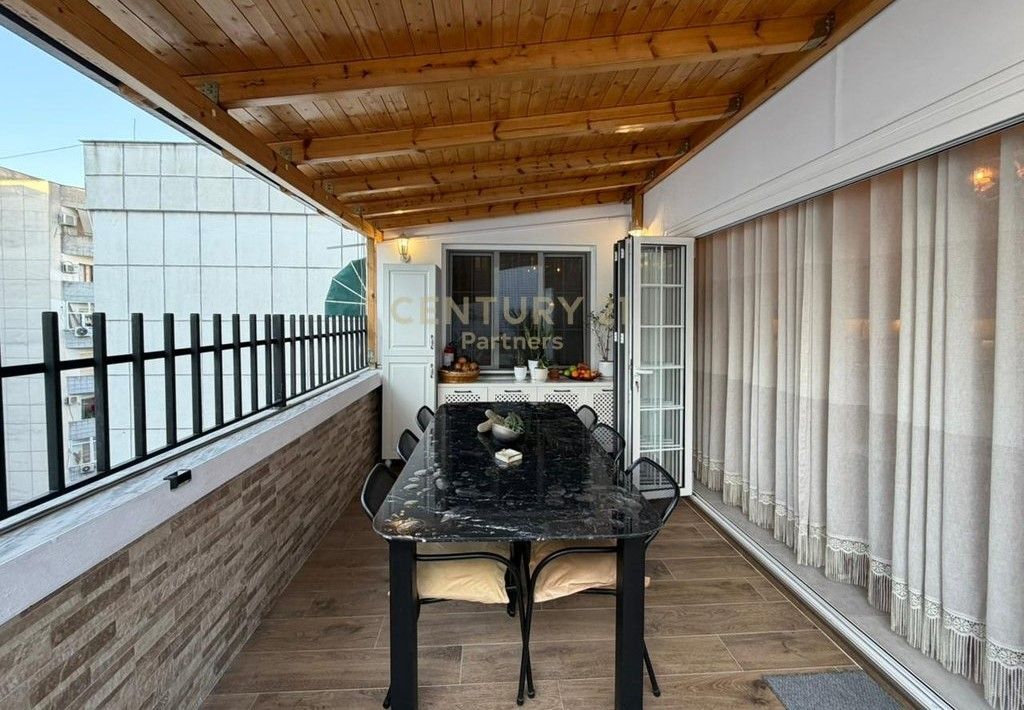 APPARTAMENTO 1+1 CON CUCINA SEPARATA+ VERANDA VICINO A CASA ITALIA