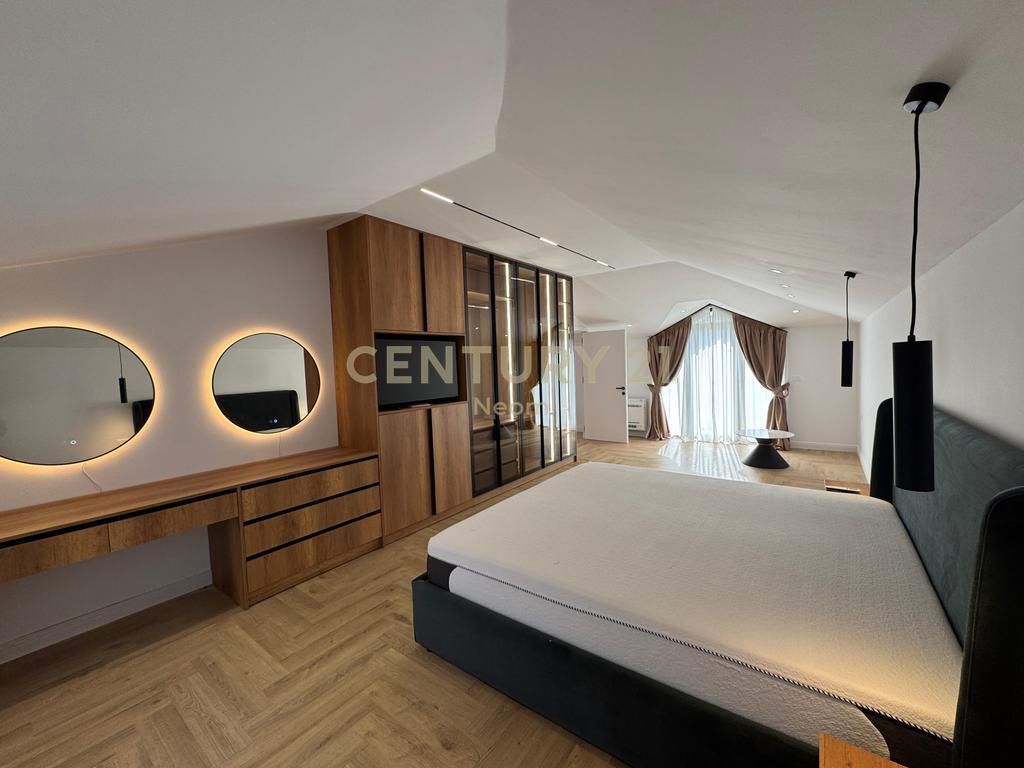 JEPET ME QIRA VILE NE ZONEN E SAUKUT! 3,000 € /Muaj Sip. Totale  500m2  Sip. e brendshme  240m2