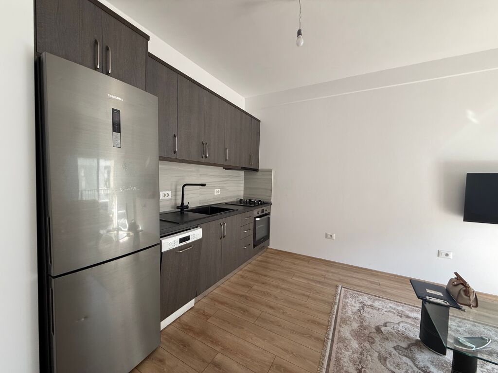 Univers city / Qera Apartament 1+1 Me Post Parkimi 40’000 All / Muaj