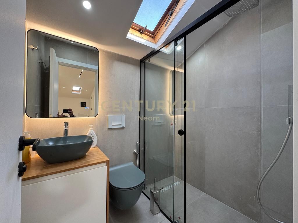 JEPET ME QIRA VILE NE ZONEN E SAUKUT! 3,000 € /Muaj Sip. Totale  500m2  Sip. e brendshme  240m2