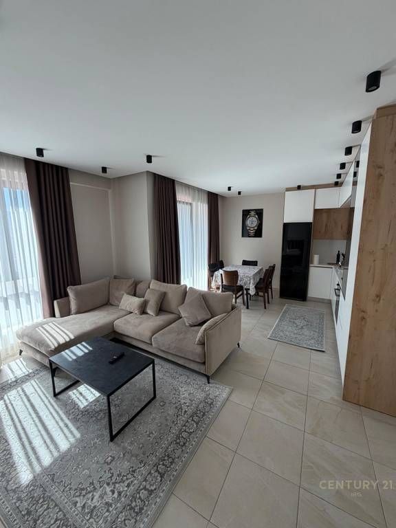 Affittasi appartamento 1+1 con posto auto in via Besim Imami