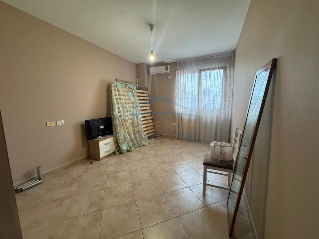 Qera, Apartament 3+1+2, Rruga e Barrikadave, Tirane Empire64524