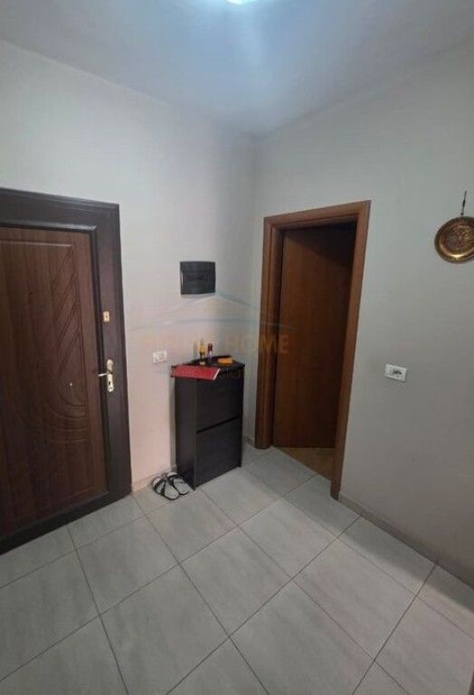 Shitet Apartament 1+1,Misto Mame,Tirane.