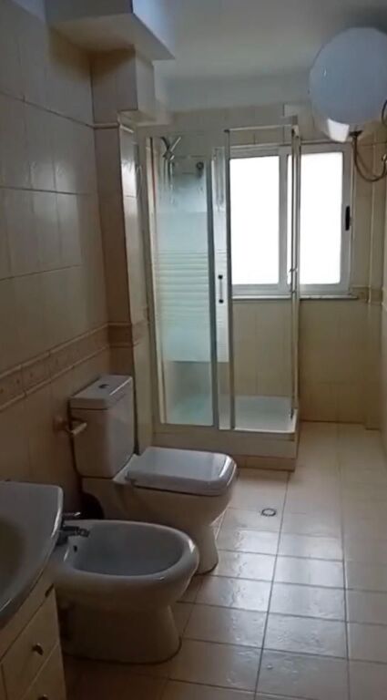 Apartament ne shitje 2+kuzhine me vehte 📍Xhamllik, prane Rossmann Lala