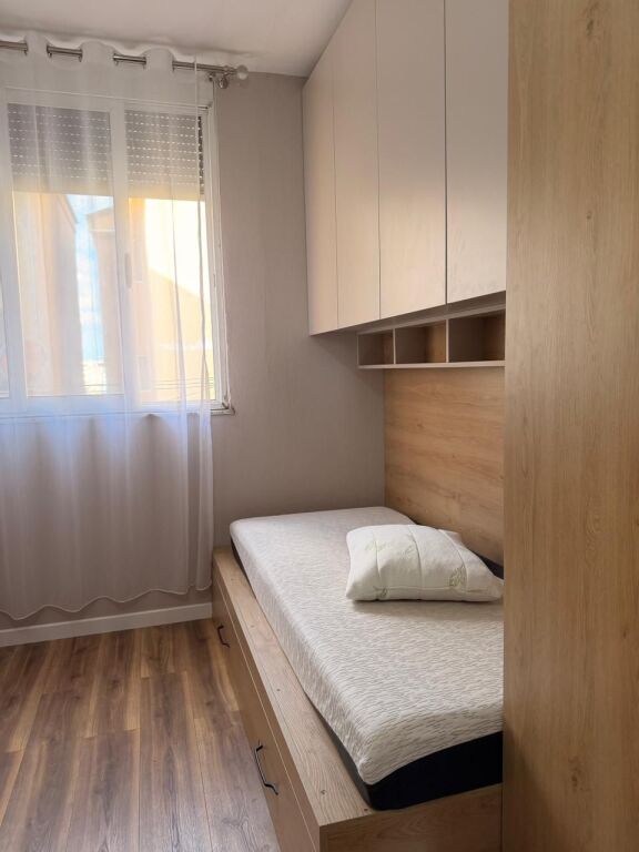 Apartament me Qira