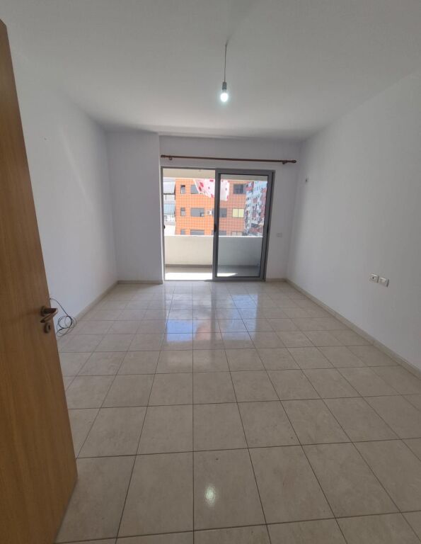 Vendesi in vendita 2+1+2