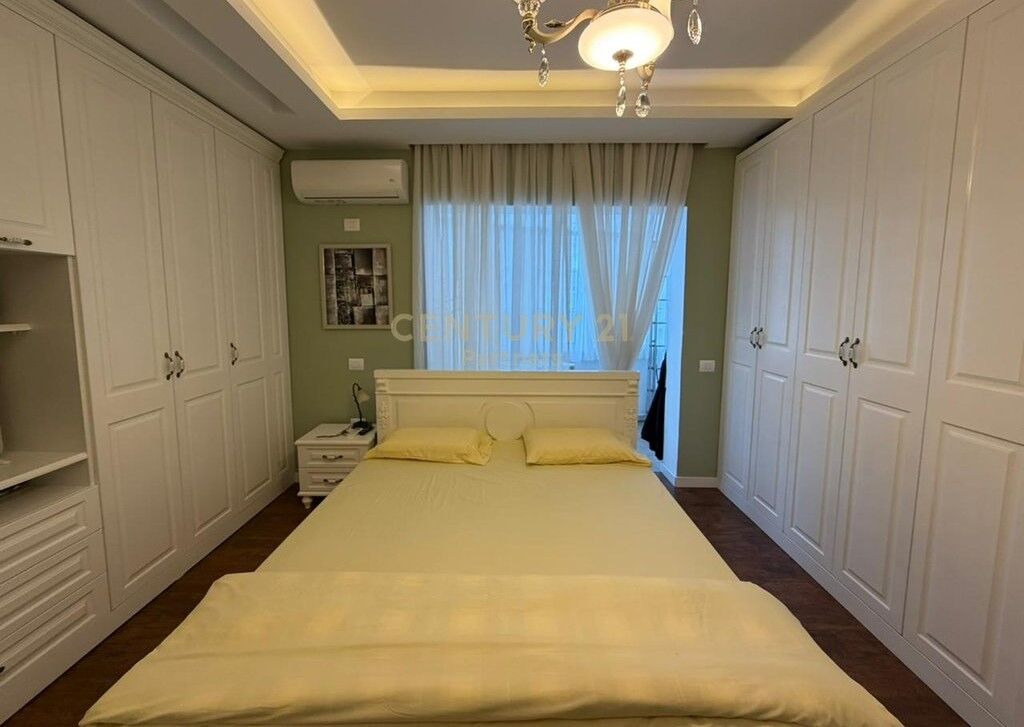 APPARTAMENTO 1+1 CON CUCINA SEPARATA+ VERANDA VICINO A CASA ITALIA