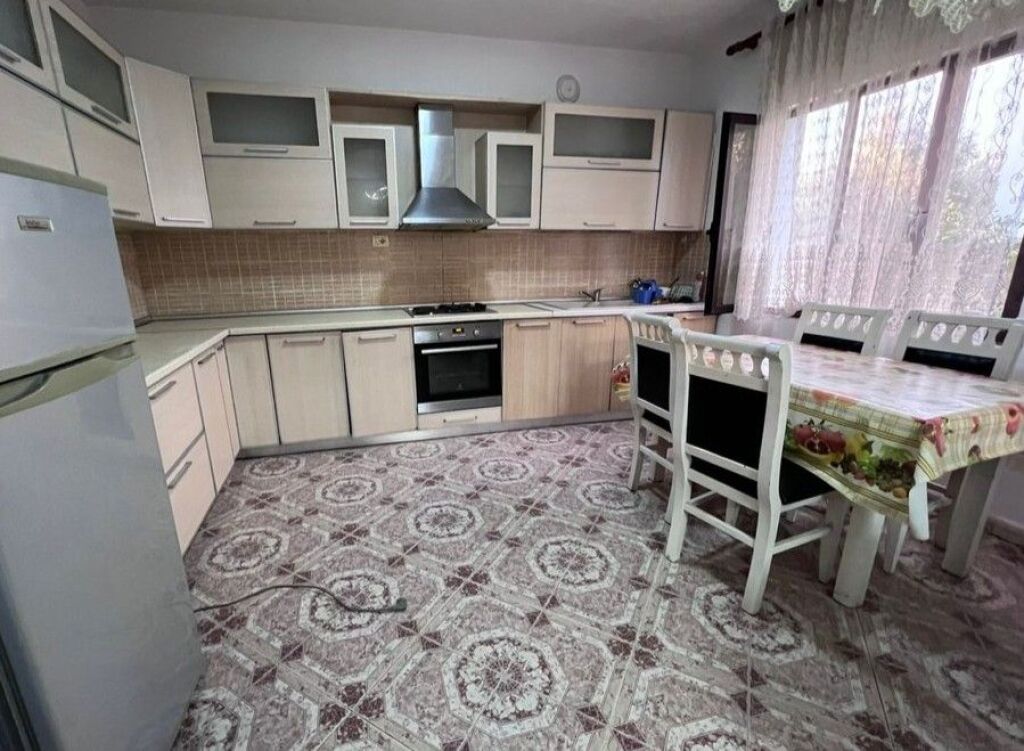 Qera, Apartament 2+1, post parkimi  Ish Parku i Autobuzave , Tirane.