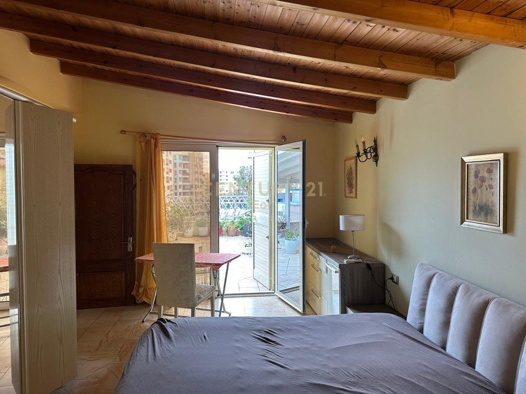 JAPIM ME QIRA APARTAMENT 3+1+2 ME PAMJE DETI NE VOLLGA DURRES !