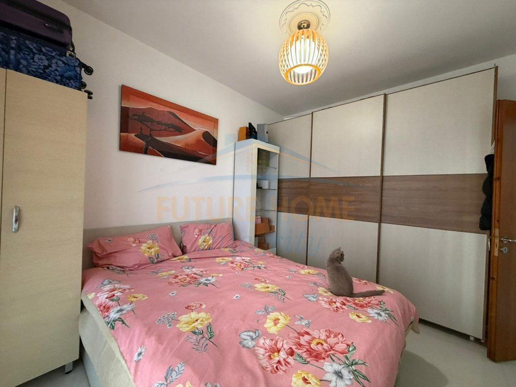 Shitet, Apartament 1+1, Unaza e Re, Tiranë.