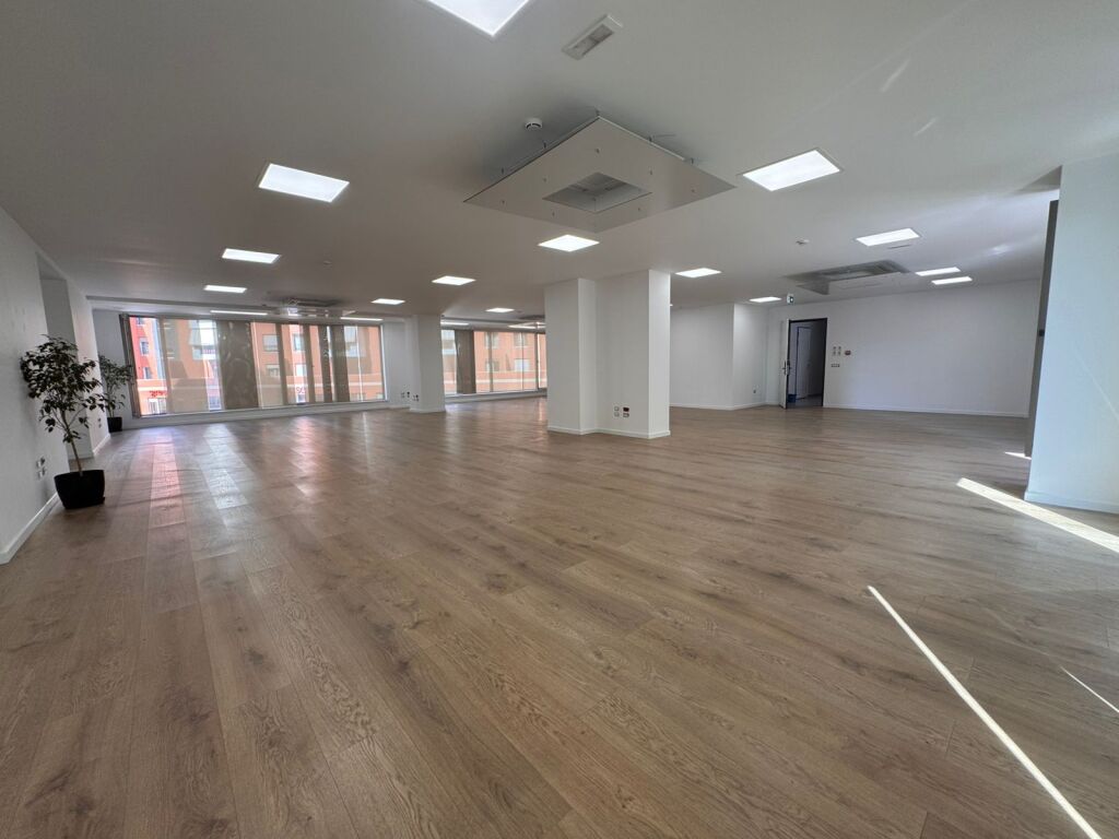 Zyre me qera prane Hiltonit