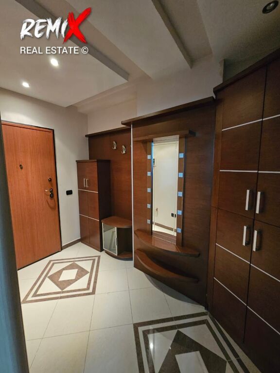 JEPET ME QERA  APARTAMENT 2+1+2 + DEPO  PRANE ISH URT