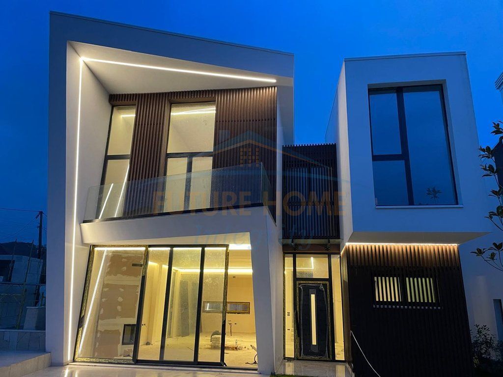 Shitet, Vilë 4-Katëshe, Perla Gardens Residence, Mjull-Bathore, Tiranë.