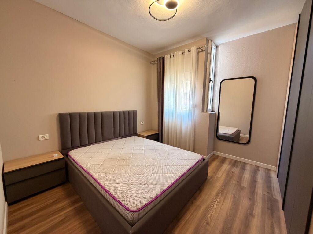 Apartament me Qira