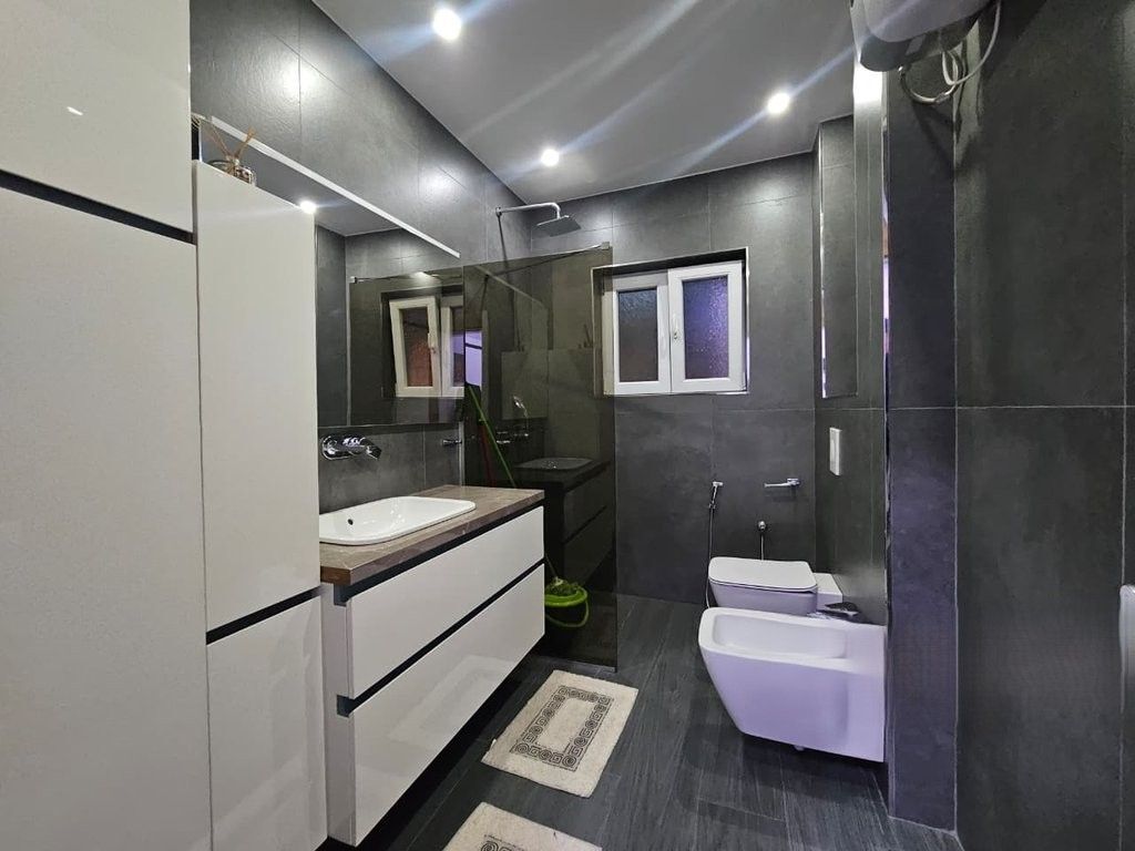 JEPET ME QIRA APARTAMENT 2+1+GARDEROB NE SAUK 650 € /Muaj