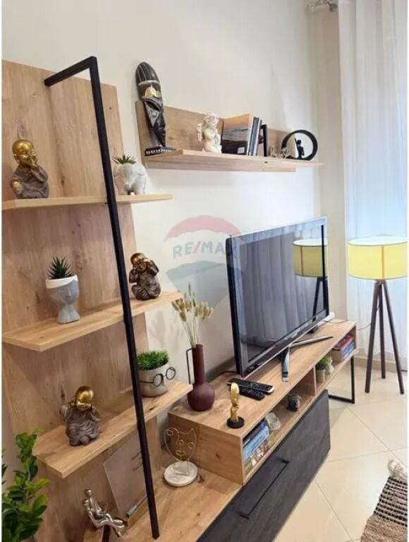 Apartament 1+1 per qira tek RRuga e Kavajes!