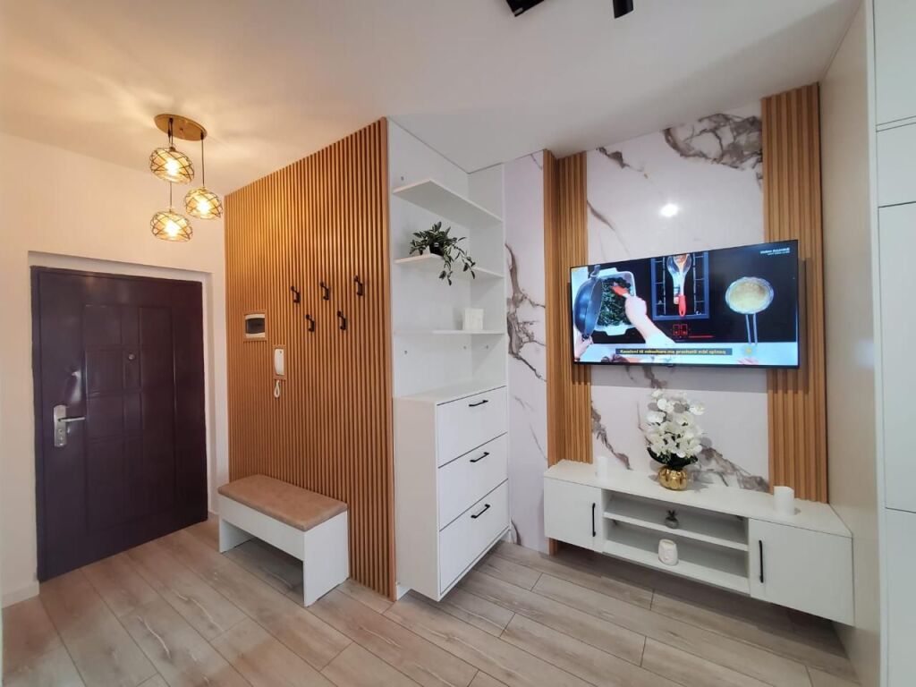 Shitet Apartament,1+1 në Plazh,Durrës.