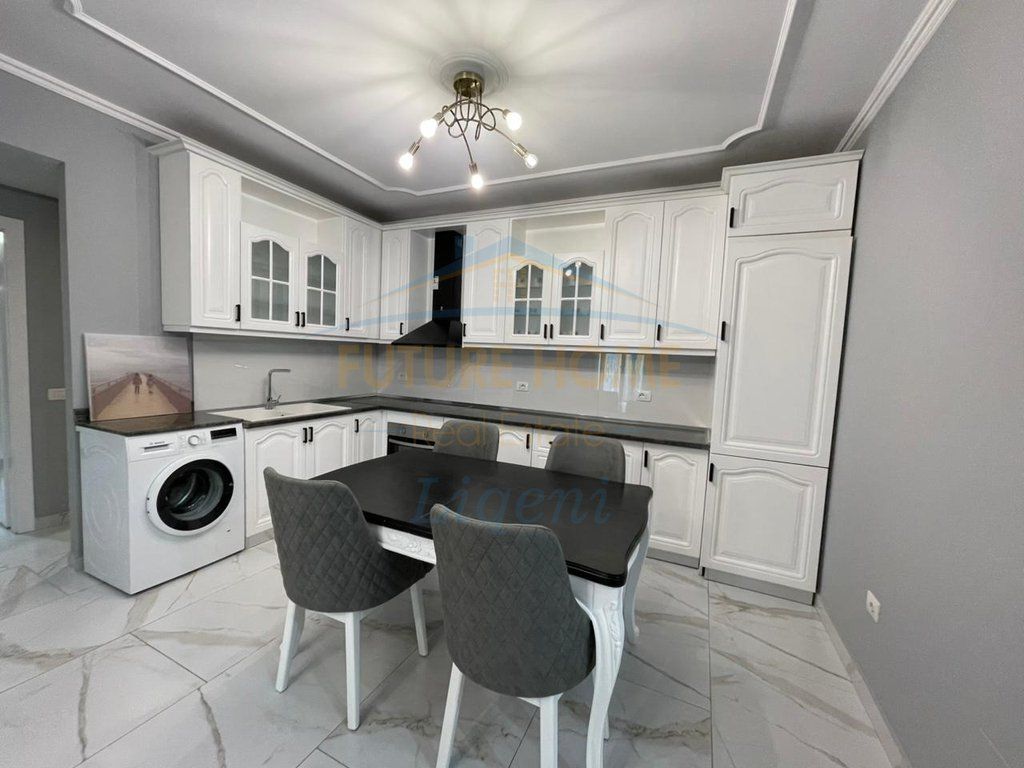 Qera, Apartament 2+1+2, Sheshi Willson, Tiranë.