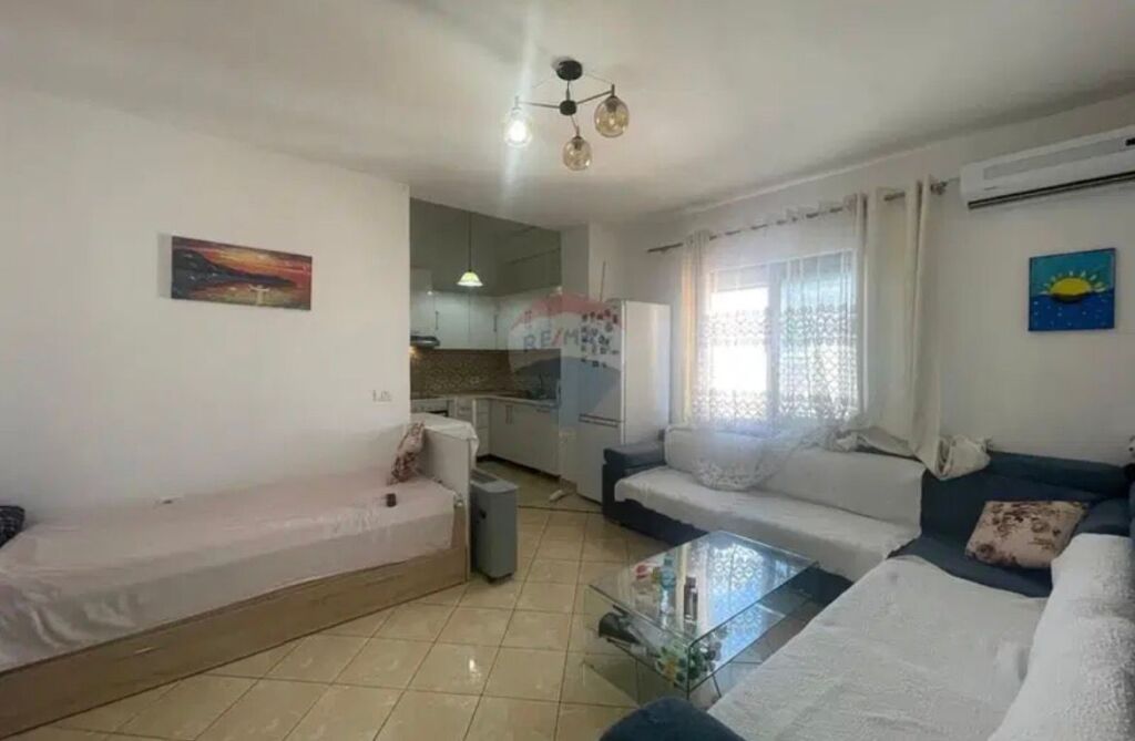 Apartament - Për Shitje - Kombinat, Tiranë